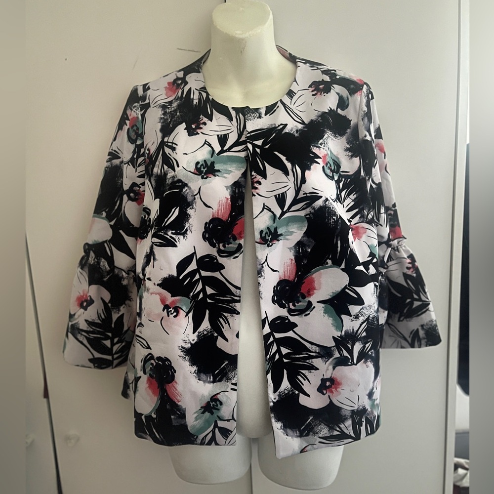 Lane Bryant Womens Open Front Blazer 10/12 White Black Floral 3/4 Bell Sleeve